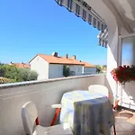 Leticija Near Center Apartment Poreč