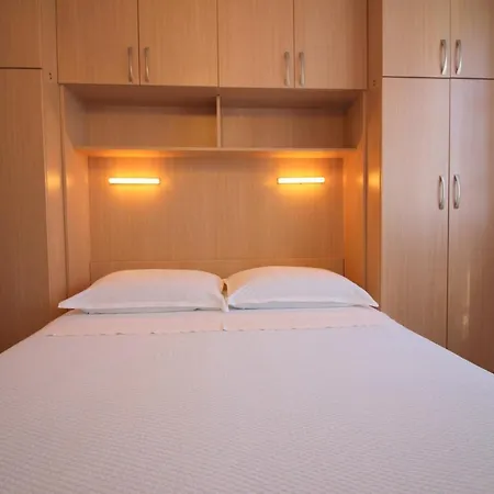 Apartment Leticija Near Center Poreč