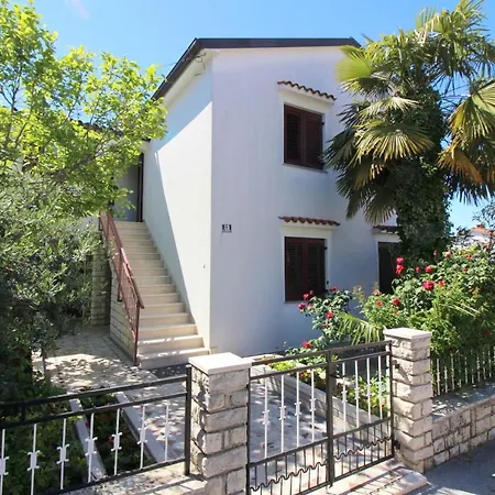 Leticija Near Center Apartment Porec